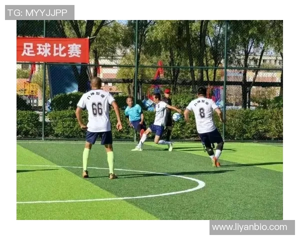 30号球星闪耀绿茵场 引领球队攻守平衡成就精彩足球赛事