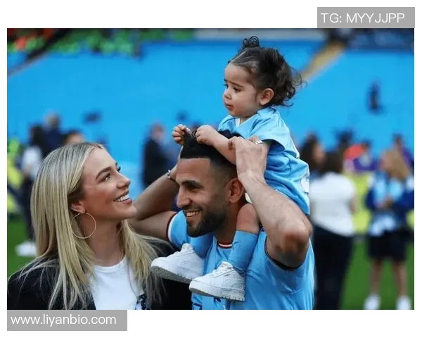 足球明星如何度过圣诞节假期与家人团聚的温馨时刻